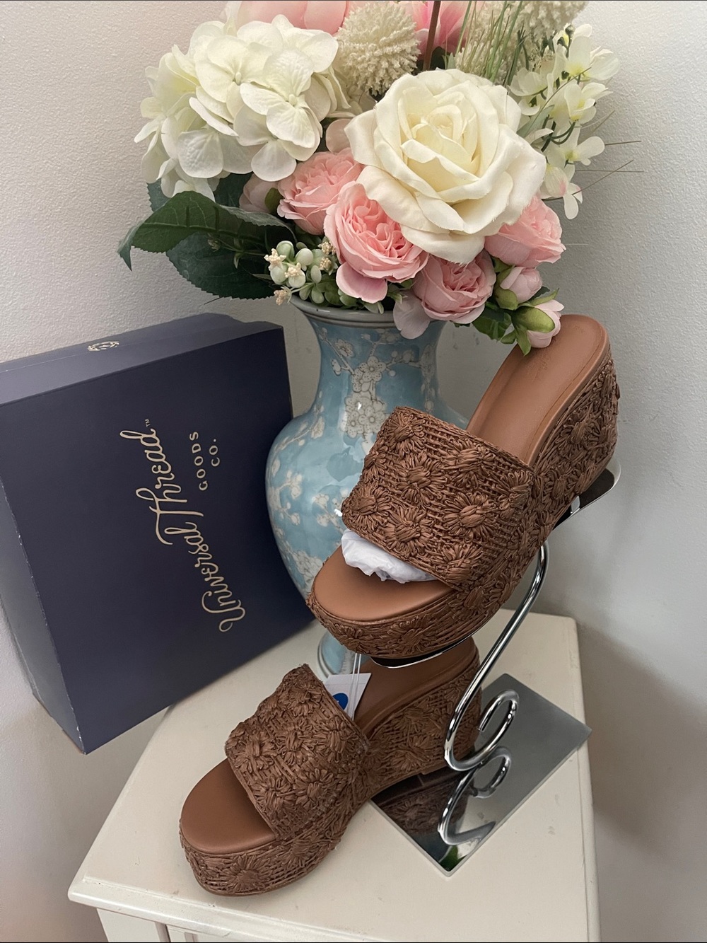 Universal Thread Tan Woven Platform Slide Sandals